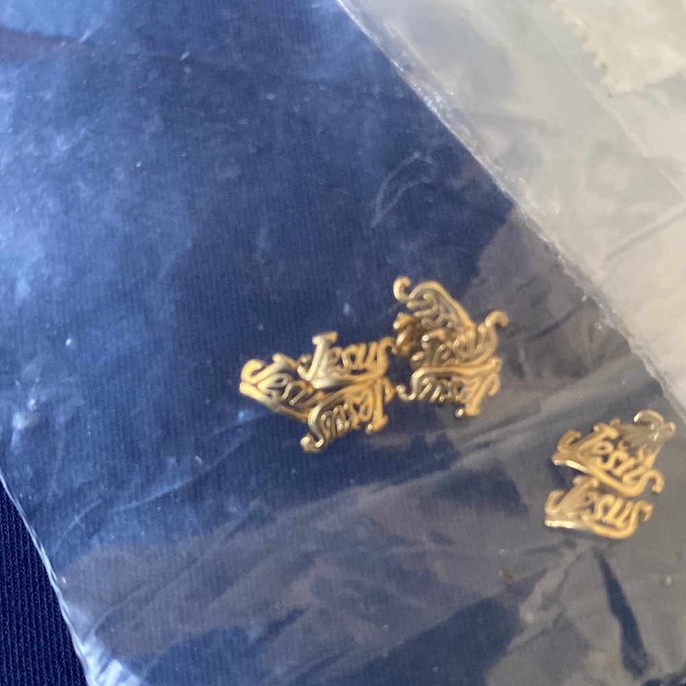 Real Gold nail jewelry- 10/pack. Mix or match 5 packages for $5/ bundle see pics